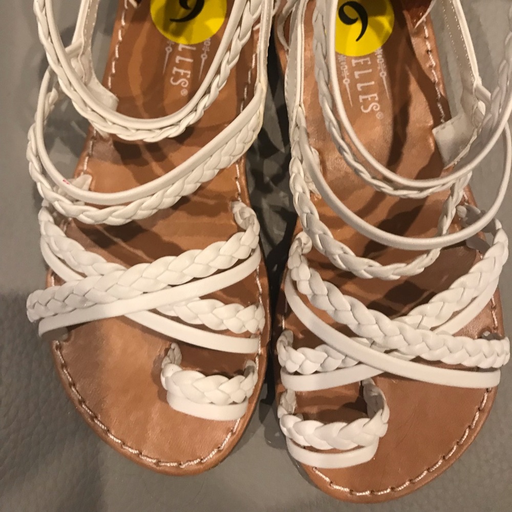 Girls sandals